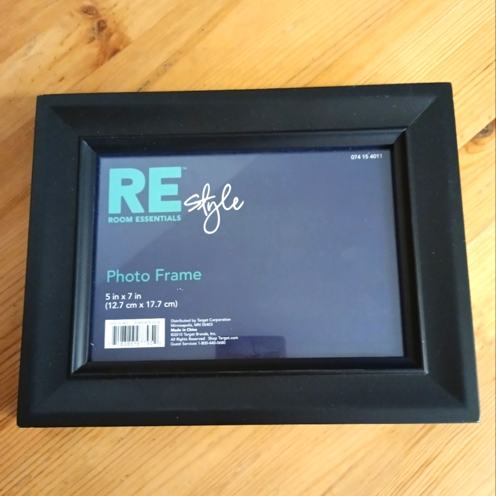 ♥️♥️♥️ Room Essentials picture frame 5 x 7 in.